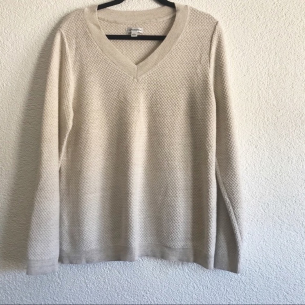 Croft & barrow V-Neck sweater- size L